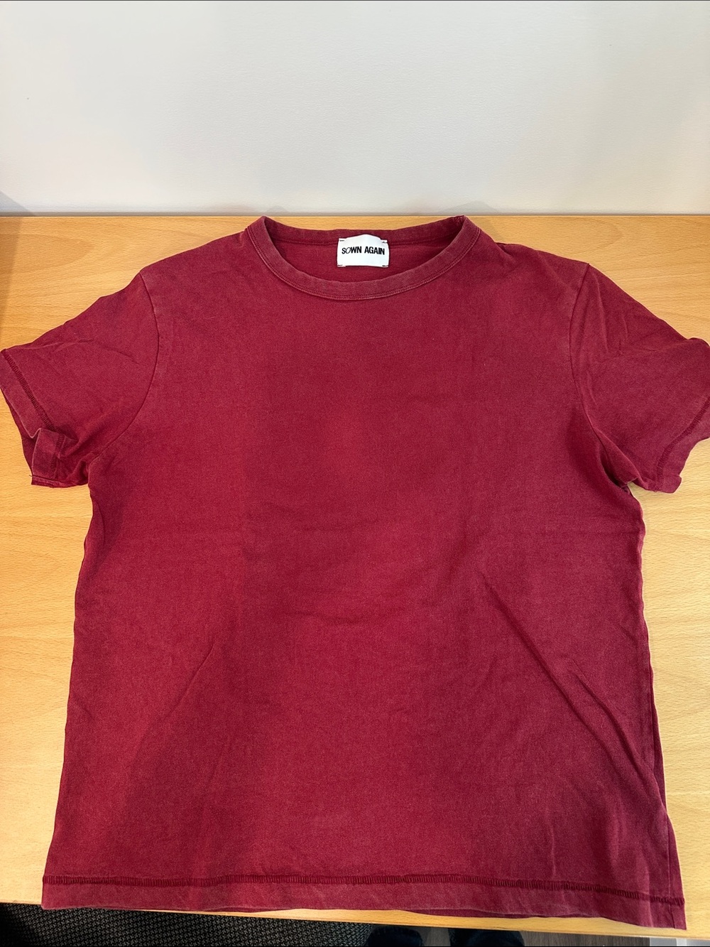 Short Sleeve Crewneck T-Shirt in Burgundy by